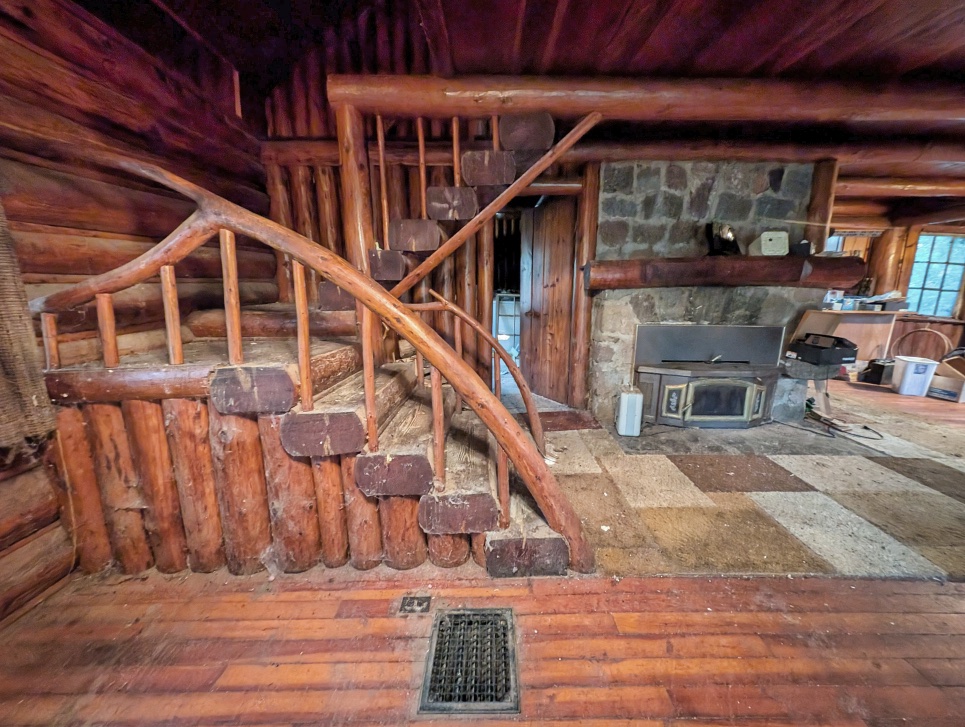 Steiner Log Cabin Fixeer Upper on Acreage Near Mt. Hood